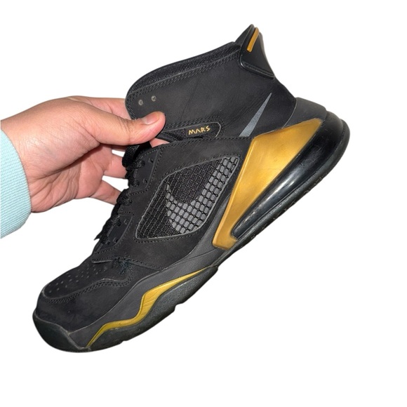 Nike Air Jordan Mars 270 Size 10 Mens - Picture 2 of 4